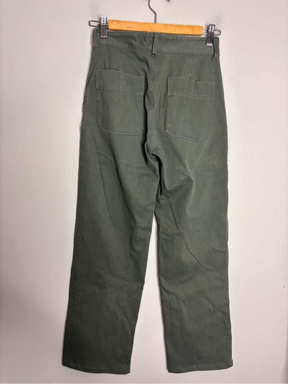 Frank & Oak The Jane Straight Leg Pant in Thyme or Olive Green, size 2 - Picture 5 of 13